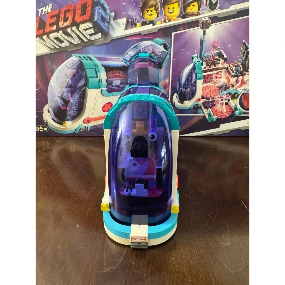 LEGO Movie 2 Pop-Up Party Bus 70828 Complete Set w/Minifigures & Box - No Manual